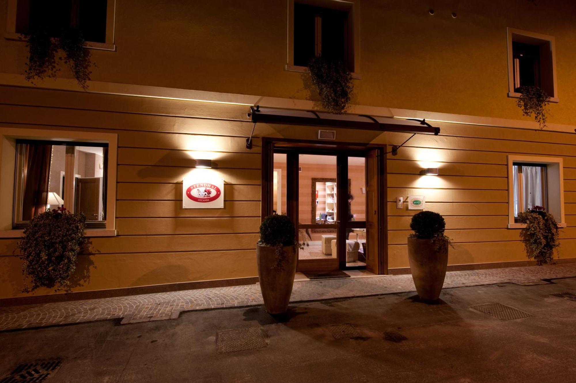 Hotel Locanda Stendhal Колорно Екстер'єр фото