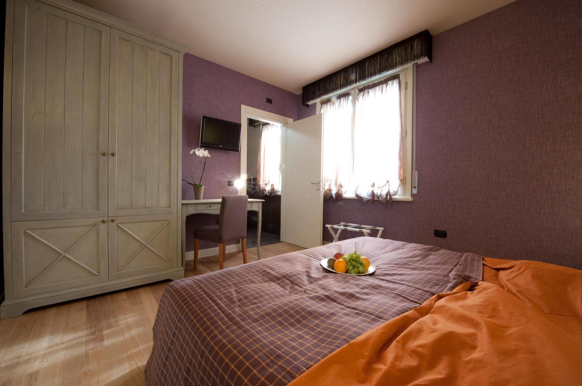 Hotel Locanda Stendhal Колорно Екстер'єр фото
